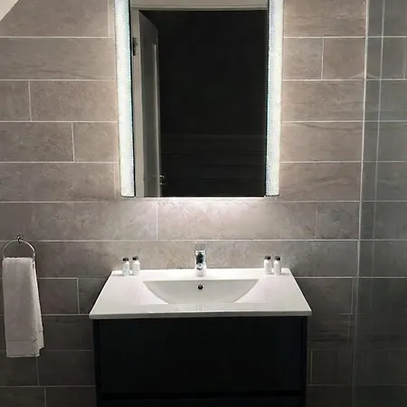 Circular Road Comfort - Uhg & Access Galway